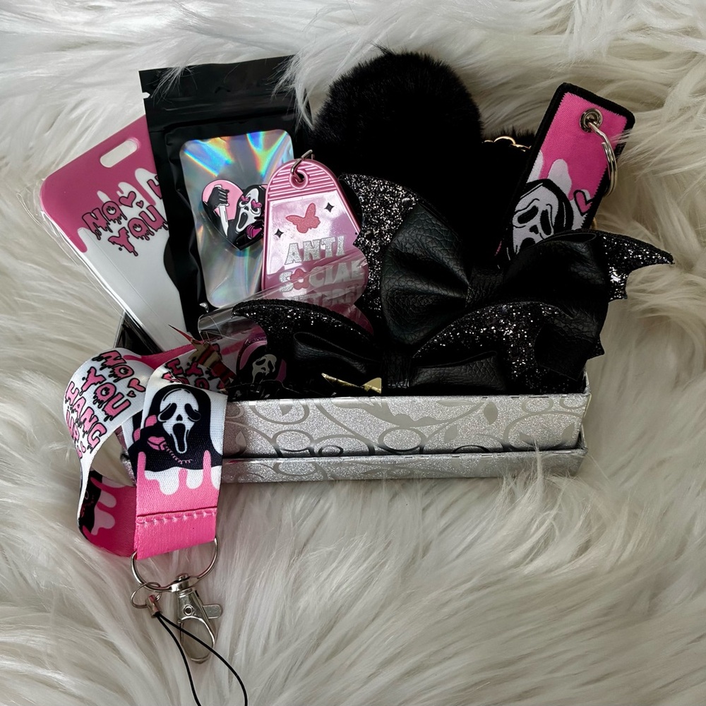 Pink and Black Ghost Face Women's Accessory Set with Keychain & Hair Clips